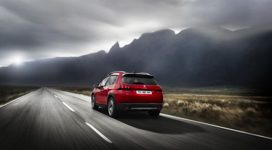  Peugeot 2008 2016 года  (фото 17 из 33)